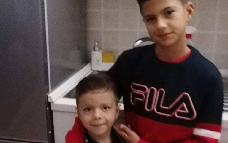 Daniel și David, copiii uciși în Italia de un IT-ist cu probleme psihice, au fost înmormântați. Porumbei albi, eliberați la ceremonie 712503