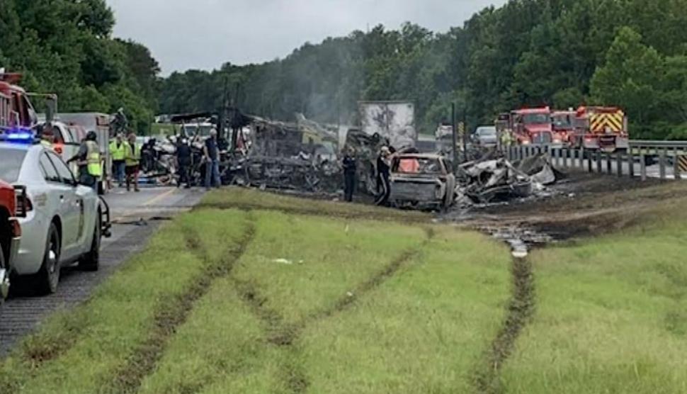 Nouă copii au fost uciși într-un accident în lanț înfiorător, în SUA. Un producător CNN, martor la accident 712585