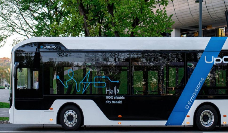 Primul autobuz electric produs în România a ajuns pe străzile din Brăila
