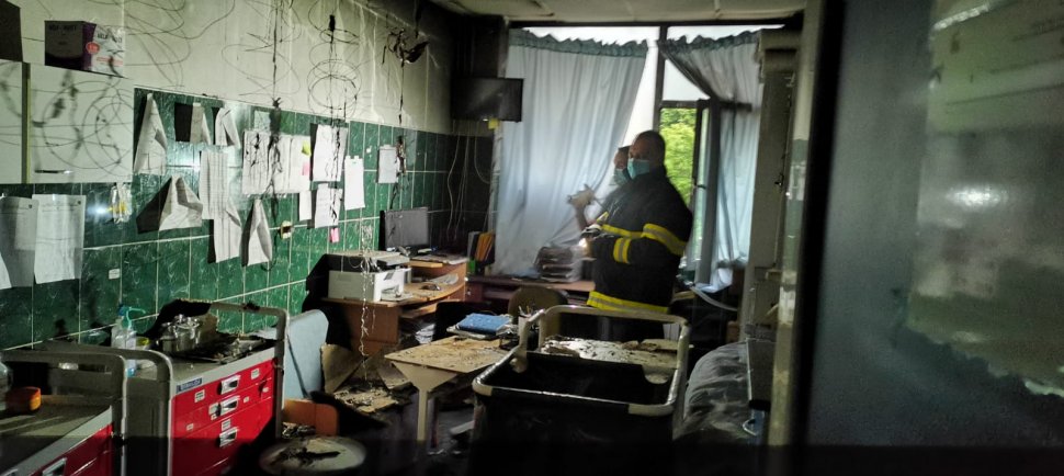 Primele imagini din salonul ars din Spitalul Clinic pentru copii din Iași. Copil intubat, salvat din calea flăcărilor