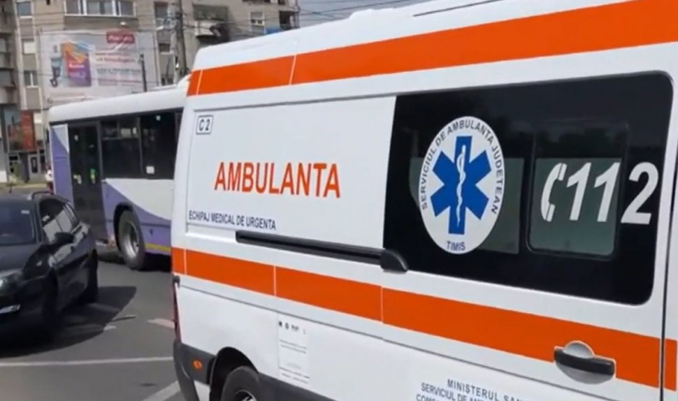 Un bărbat a leșinat din cauza căldurii, într-un autobuz din Timișoara