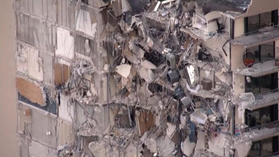 O clădire cu 12 etaje s-a prăbușit la Miami. Există numeroase victime. Operațiune masivă de salvare lansată de autorități 713283