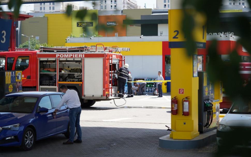 O persoană a murit, după ce o mașină a explodat într-o benzinărie din București 713280