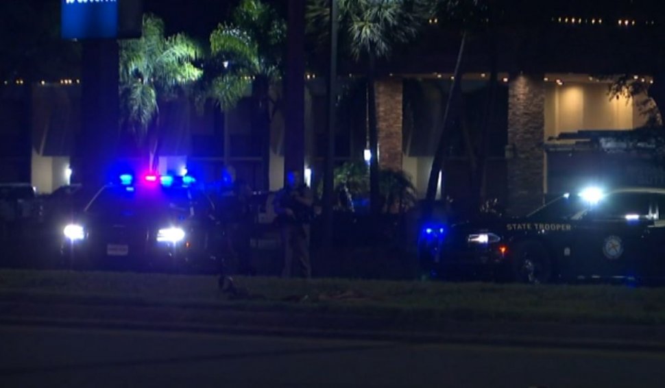 Un polițist, împușcat în cap de un suspect în timpul arestării, în Florida. Imagini cu impact emoțional