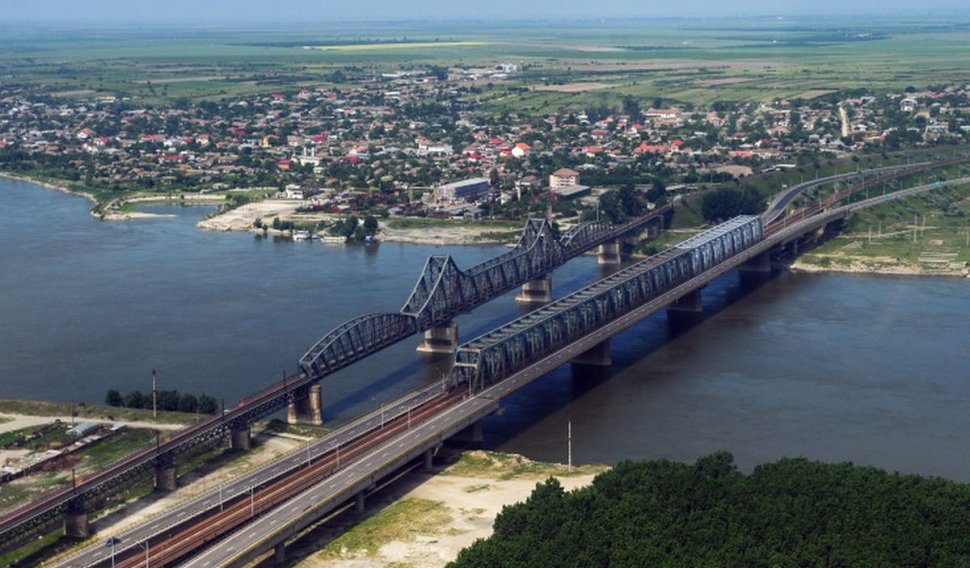 Taxa de la podul Fetești, din drumul spre litoral, ar putea fi eliminată. Ministrul Drulă nu susține decizia