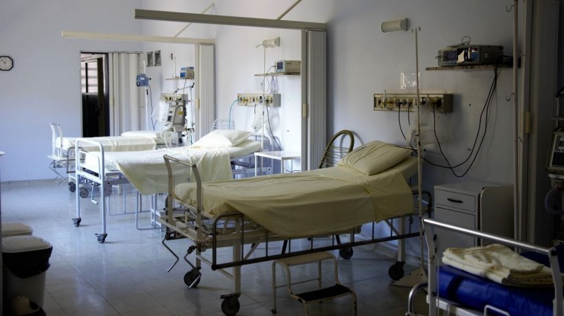 O pacientă a Spitalului Corabia s-a sinucis. Femeia tocmai suferise un atac cerebral și s-a aruncat de la etaj