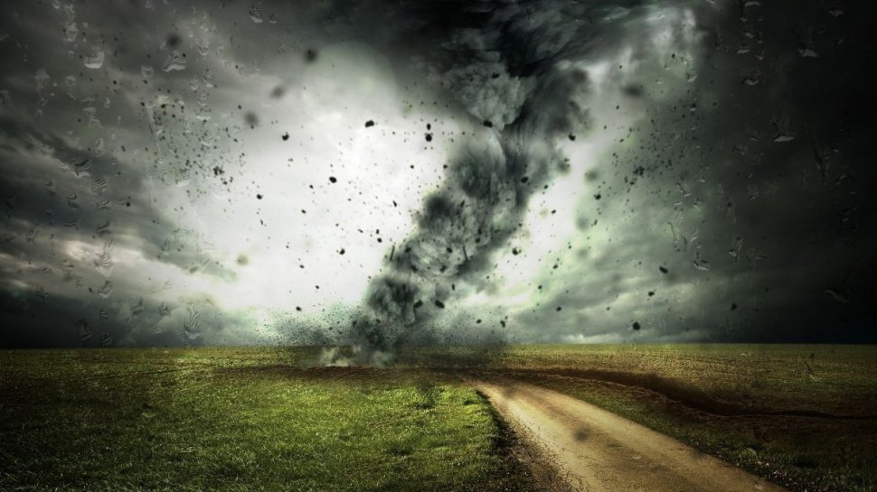 România, în pericol de a fi lovită de o tornadă. Meteorolog: ”Se îndeplinesc condițiile pentru realizarea fenomenelor extreme!”