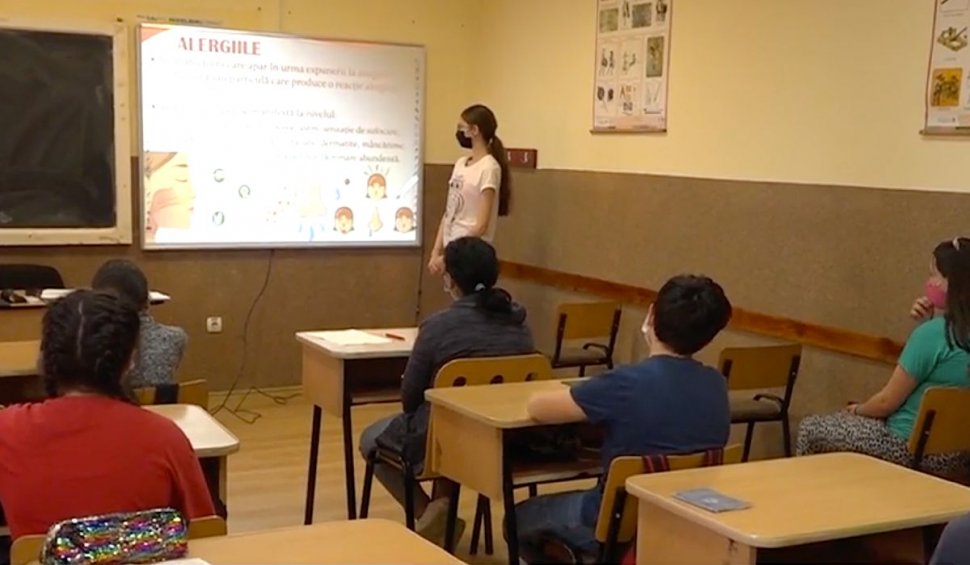 Școala dintr-o comună din Hunedoara funcționează ca în occident: Table interactive și tablete grafice