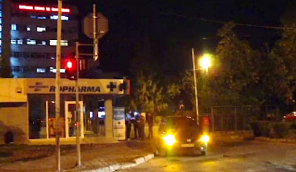 Un șofer beat din Vaslui a dat cu mașina peste 2 polițiști. Cei doi agenți au ajuns la spital