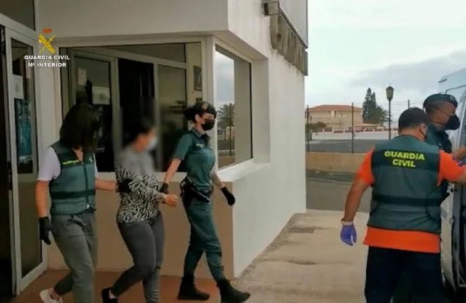 Un cuplu de români a băgat spaima în spanioli. Cum jefuiau prin metoda "Îmbrățișarea"