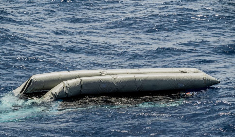 Cel puțin 7 morți, după ce o barcă de 8 metri plină cu 60 de migranți s-a răsturnat lângă coastele Italiei