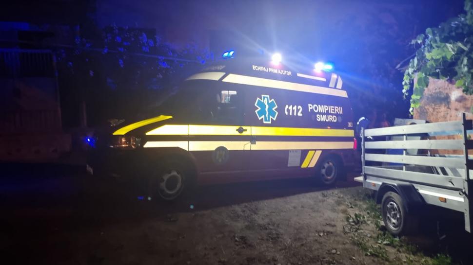 Un şofer băut, de 82 de ani, a "zburat" cu maşina de pe şosea pe linia de cale ferată 714391