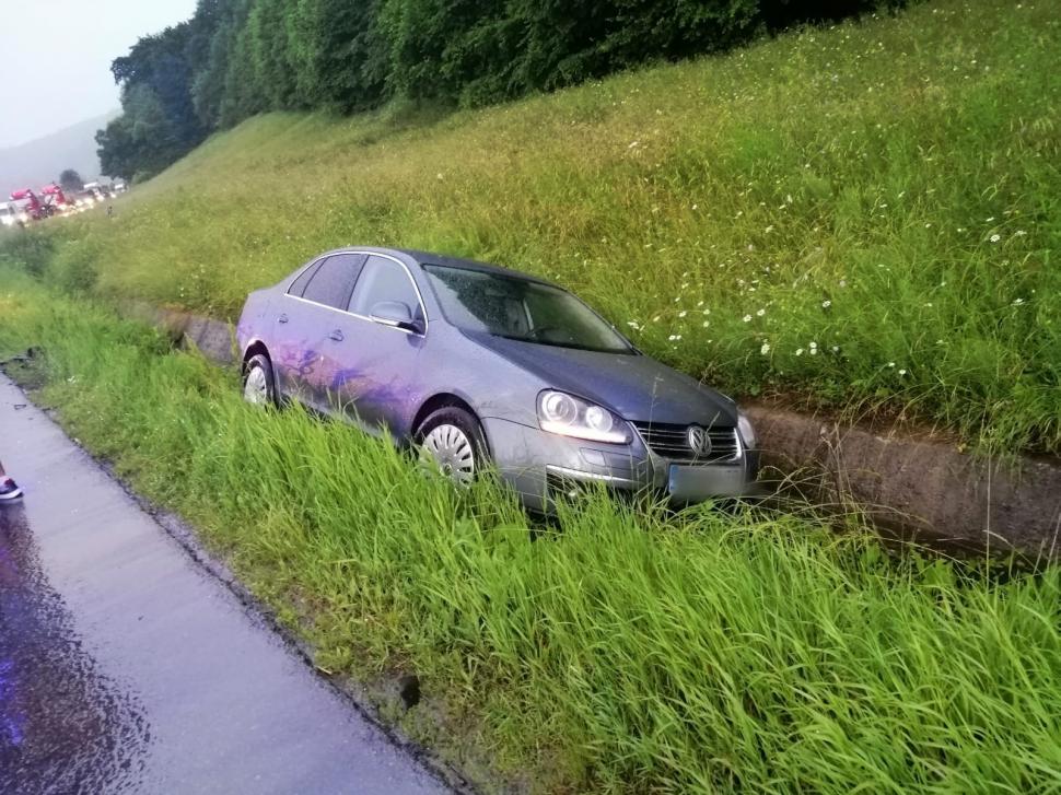 Accident cu cinci victime, din care două încarcerate, după ce mai multe maşini s-au ciocnit la Suceava 714296