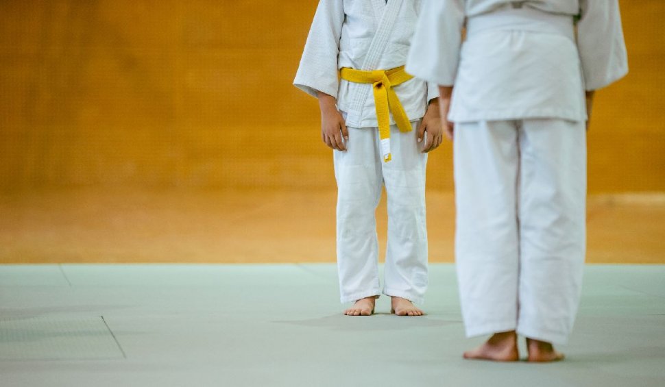 Un copil de șapte ani a murit în timpul antrenamentului de judo după ce a fost trântit la pământ de 27 de ori