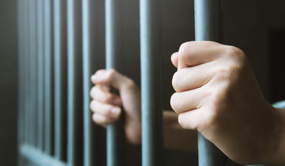 Deţinuţi bătuţi cu bestialitate de gardieni, într-o închisoare. Cazul e în atenţia autorităţilor italiene: peste 50 de ofiţeri au fost arestaţi
