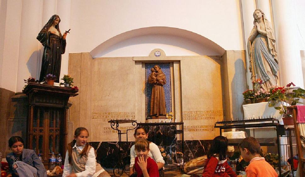 Sute de imigranți fac greva foamei la Bruxelles pentru a obține statut legal 714287