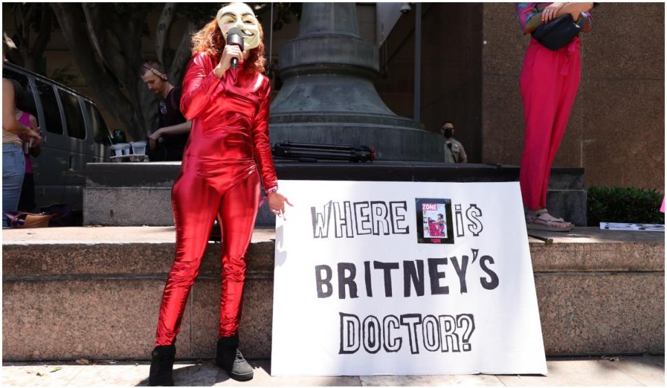 Un judecător a respins cererea cântăreţei Britney Spears de a-l înlătura pe tatăl ei din rolul de co-tutore 714328