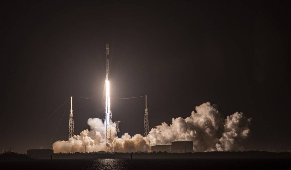 Sateliții Starlink ai lui Elon Musk vor furniza internet în întreaga lume  