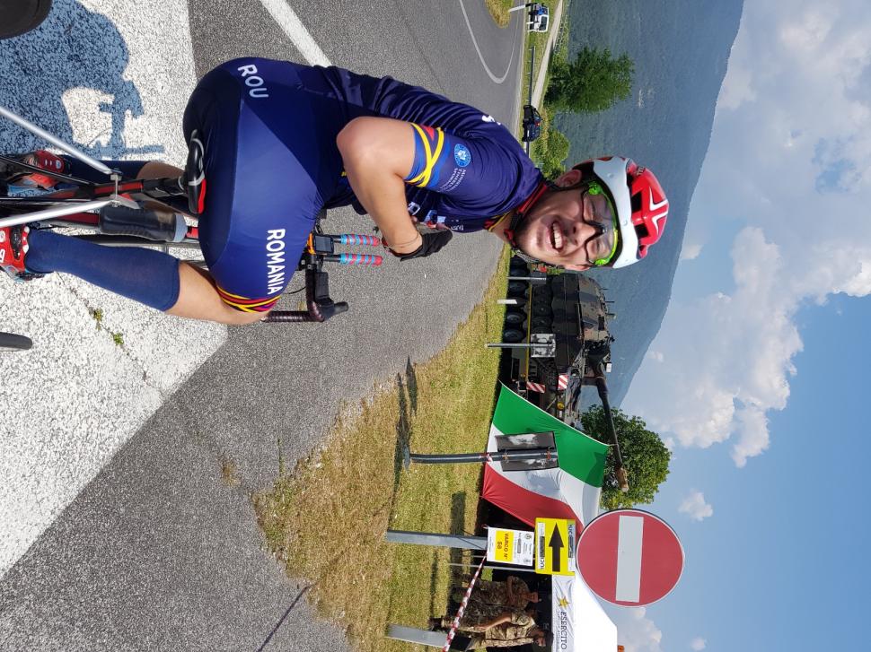 S-a născut cu pareză cerebrală dar a luptat până a ajuns campion mondial la ciclism 714417