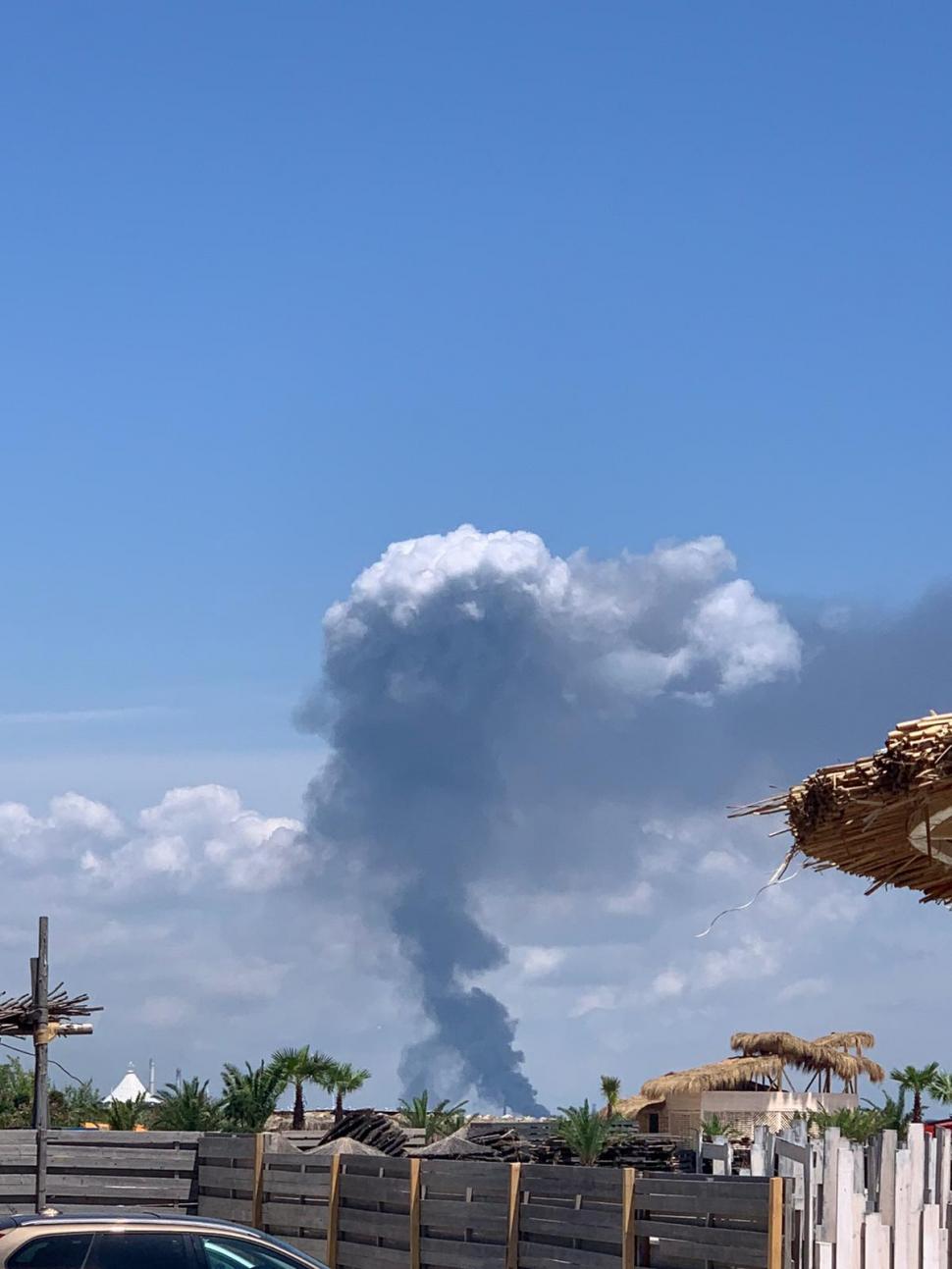 Explozie puternică, urmată de incendiu, la Rafinăria Petromidia Năvodari: Un mort și cinci răniți 714566