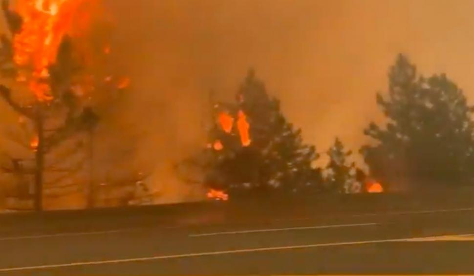 Peisaj infernal din vestul Canadei, afectat de incendii și temperaturi de 50 de grade: Cerul este roșu 714521