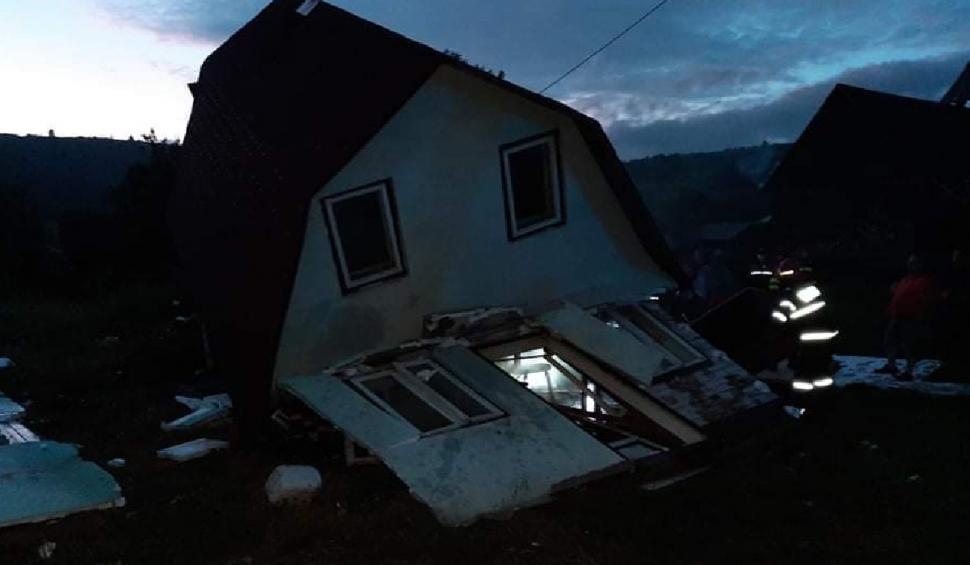 O butelie a explodat într-o locuință din Harghita. Victimele, mama şi copil, au ajuns la spital cu arsuri 714846