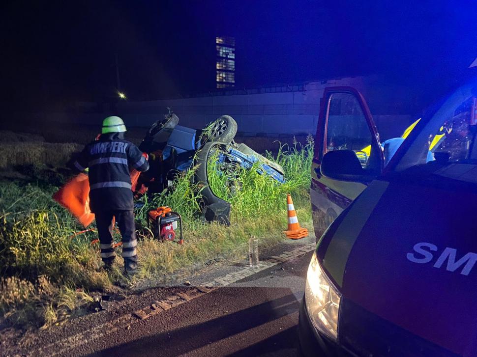 Cinci persoane au murit şi patru sunt în comă, după ce o autoutilitară a intrat într-un camion, la Teleorman 714861