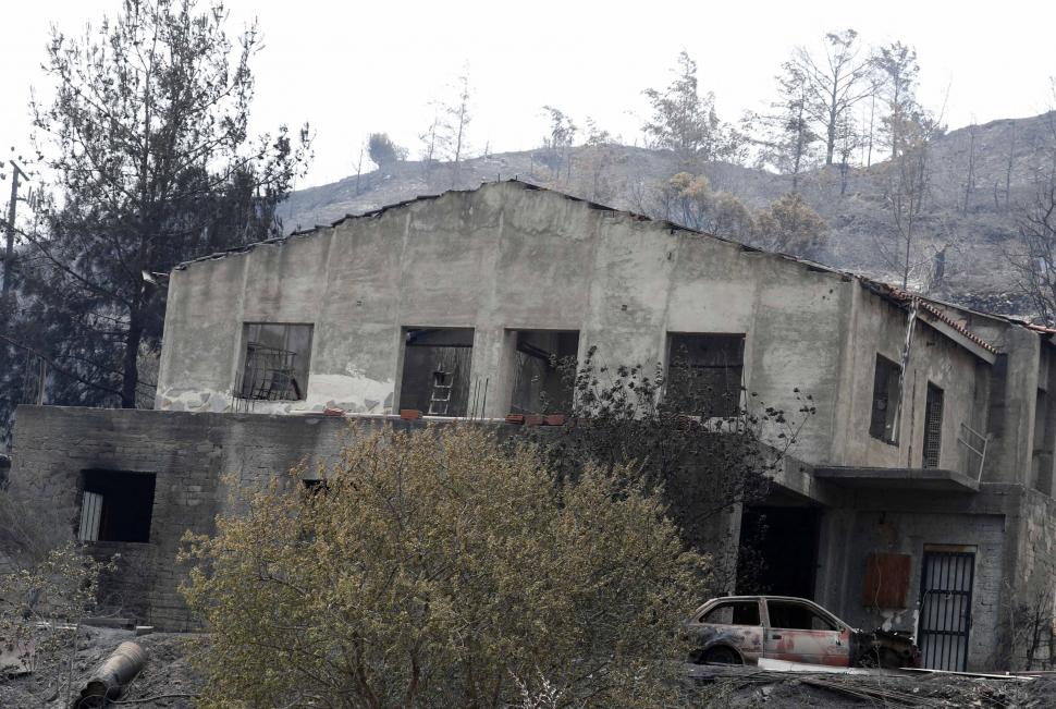 Au fost identificați cei patru morți în uriașul incendiu de vegetație din Cipru. Focul ar fi fost provocat 714871