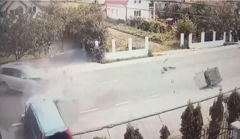 O gravidă de 32 de ani, care se ducea la mare cu soţul şi copilul, a murit într-un accident în Bistriţa-Năsăud 715195