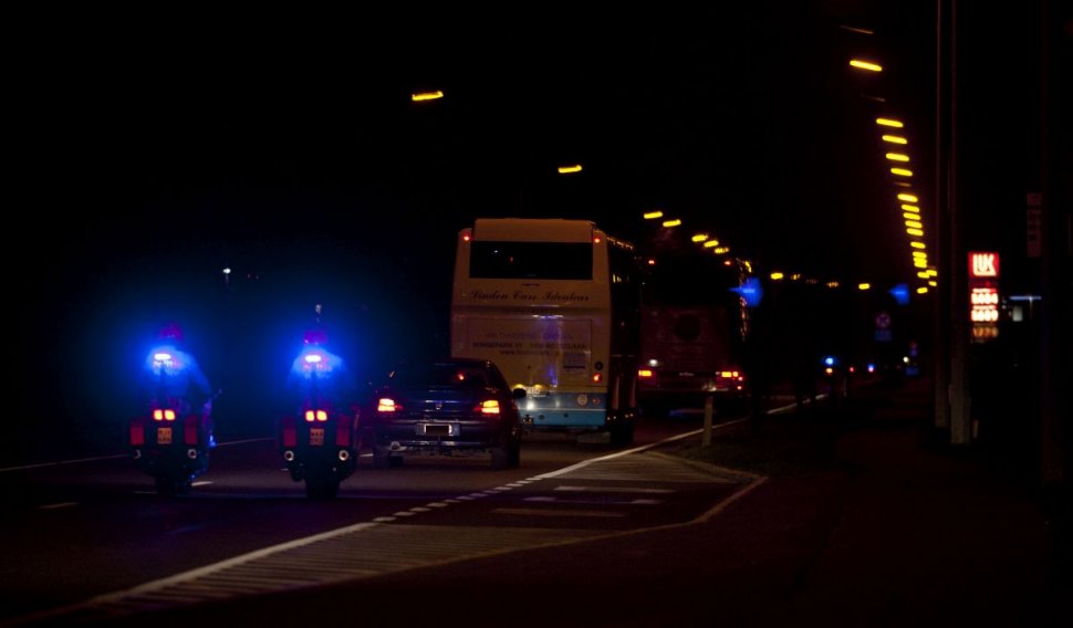 Autocar plin cu 40 de persoane, lovit de o şoferiţă de 25 de ani care nu i-a dat prioritate, la Sibiu