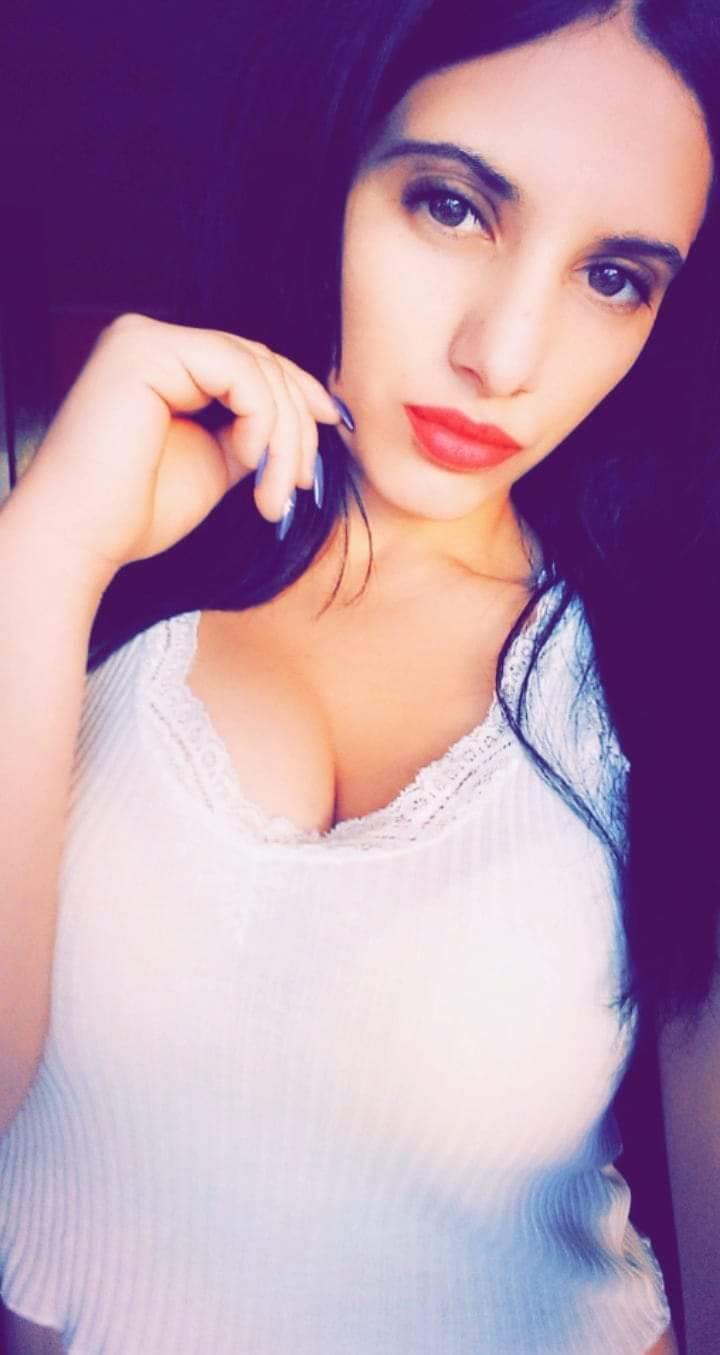 Dreptate, lacrimi şi lumânări pentru Denisa, tânăra omorâtă în staţia de autobuz din Baia Mare 715550