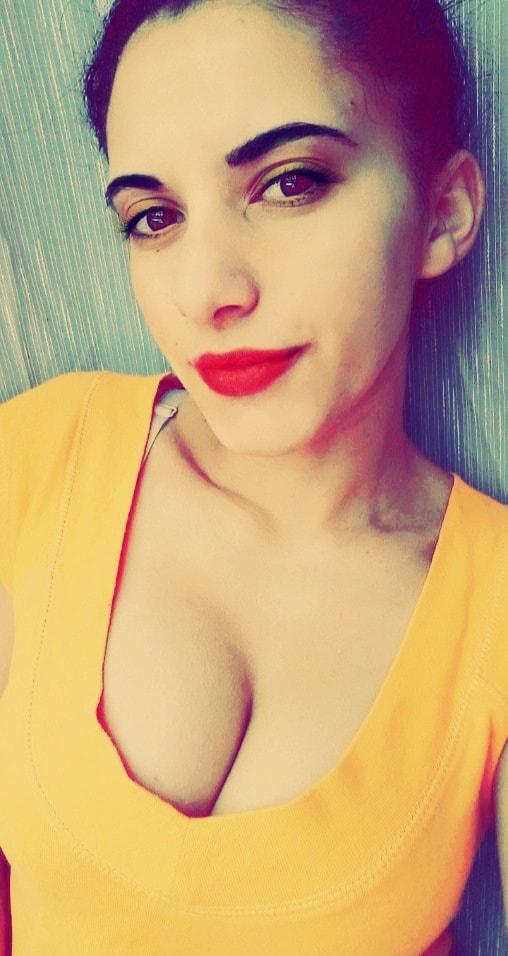 Dreptate, lacrimi şi lumânări pentru Denisa, tânăra omorâtă în staţia de autobuz din Baia Mare 715551