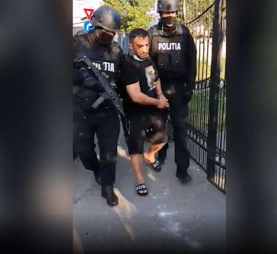 Elvis Pian, fratele lui Emi Pian, a fost reţinut de Poliţie pe autostrada Soarelui 715424