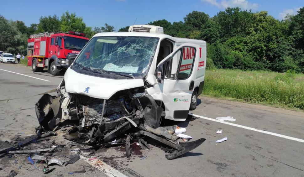 Soţ şi soţie, morţi într-un accident devastator, filmat în Miclăuşeni, judeţul Iaşi 715578