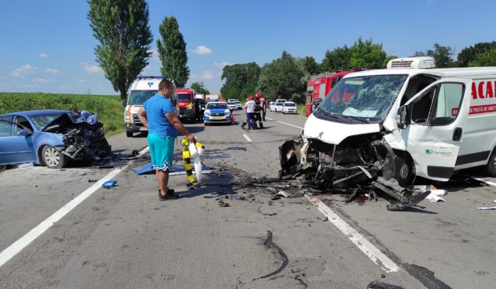 Soţ şi soţie, morţi într-un accident devastator, filmat în Miclăuşeni, judeţul Iaşi 715580