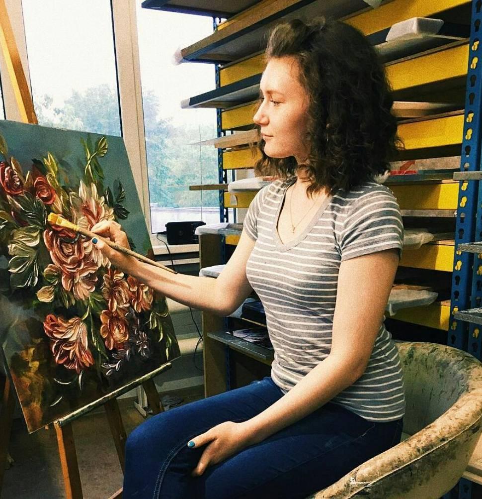 Tânără pictoriță, omorâtă fără milă de propria mamă în apartamentul în care cele două locuiau, în Moscova 715475