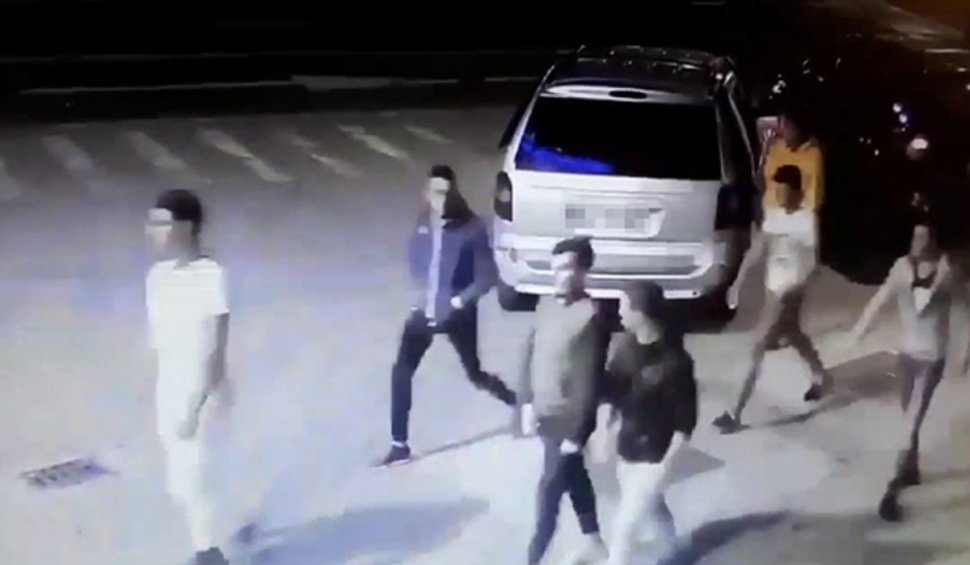 Bătaie cruntă între 2 găști de tineri din Vaslui, pornită de la o glumă făcută pe Facebook