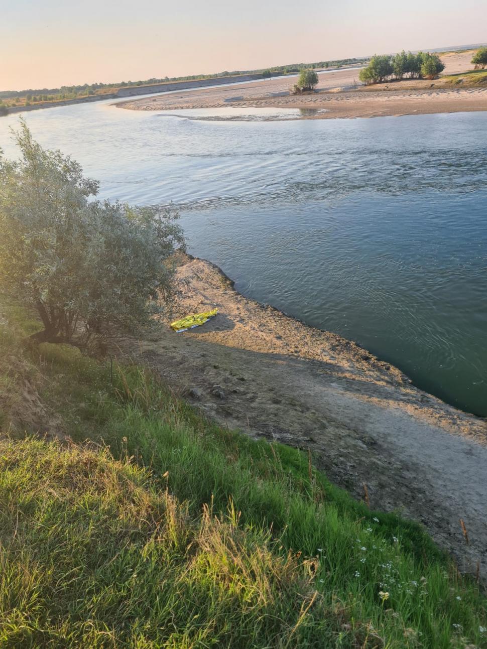 Cristina a murit înecată în Olt, după un joc periculos şi după ce nimeni nu a încercat să o salveze, în Islaz, Teleorman 715769