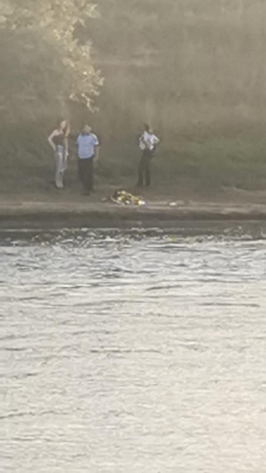 Cristina a murit înecată în Olt, după un joc periculos şi după ce nimeni nu a încercat să o salveze, în Islaz, Teleorman 715771