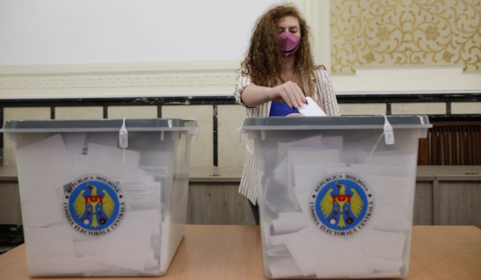Alegerile parlamentare din Moldova ar fi fost câştigate de Partidul Acţiune şi Solidaritate (pro-european)