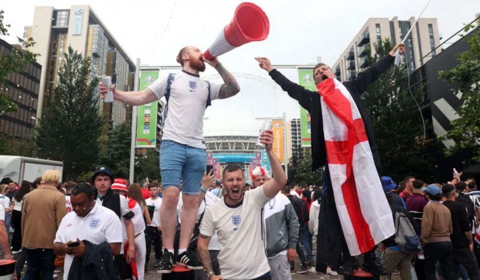 Fanii englezi au făcut dezastru pe stadionul Wembley înainte de finala Euro 2020