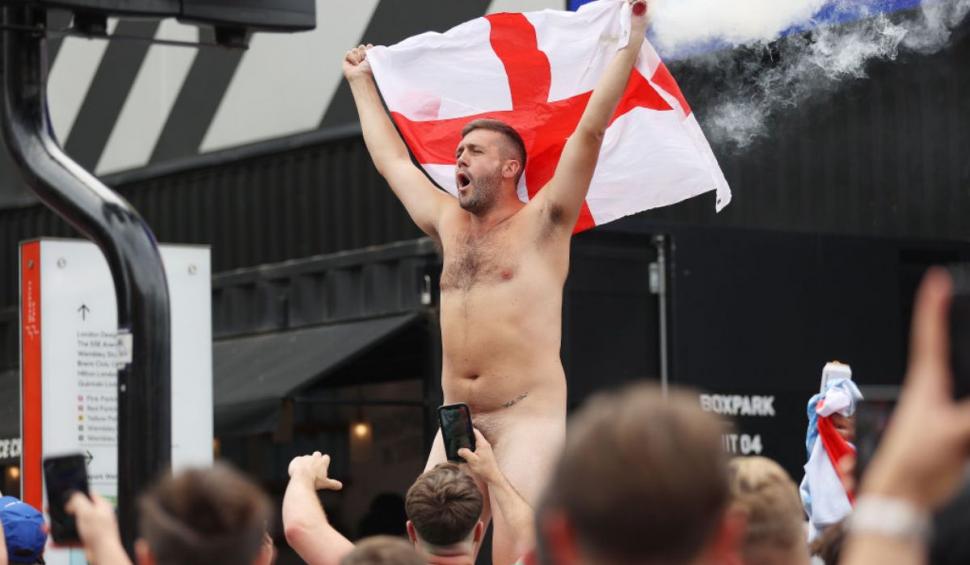 Fanii englezi au făcut dezastru pe stadionul Wembley înainte de finala Euro 2020 715943