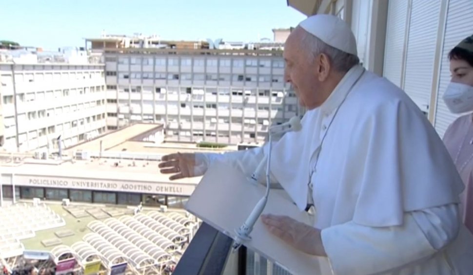 Papa Francisc, prima apariție publică de la intervenția chirurgicală. Suveranul pontif s-a rugat pentru poporul din Haiti