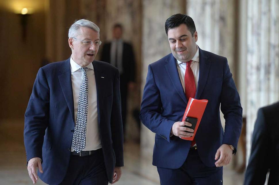 A murit George Ciamba. Ambasadorul României la Atena suferea de cancer 715967