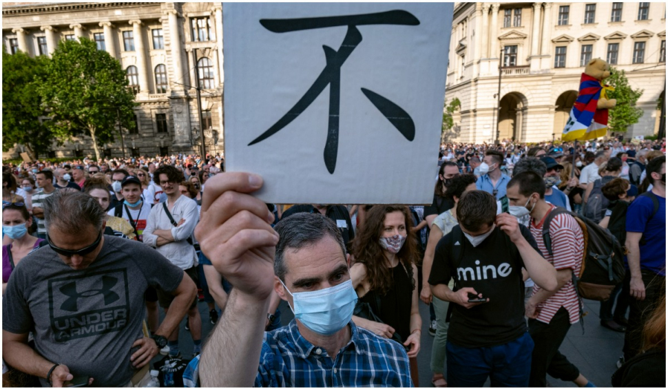 Universitatea chineză a lui Orban de la Budapesta dă naștere unui război ideologic