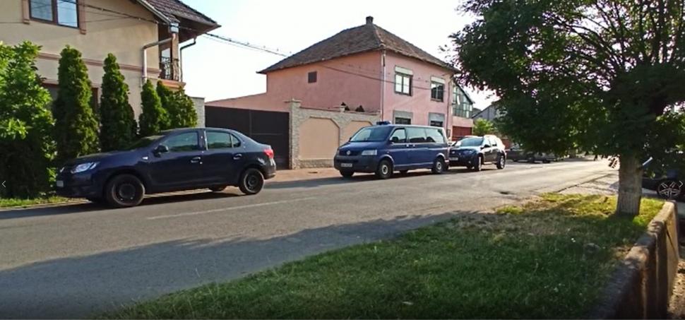 Şeful traficanţilor de ţigări din vestul ţării a fugit cu doar două ore înainte ca poliţiştii să demareze percheziţiile!  716501
