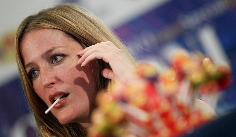 O mare actriță britanică spune că nu va mai purta sutien niciodată. „Nu-mi pasă dacă sânii îmi ajung până la buric” 716681