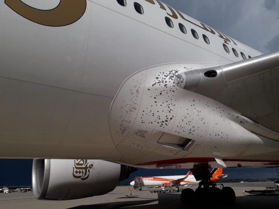 Cursă de coşmar pentru un Boeing 777 după ce a fost lovit de o furtună cu grindină 716407