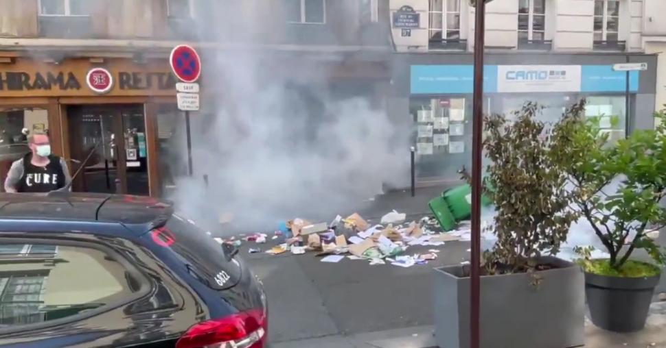 Măsurile pro-vaccinare anunțate de președintele francez au scos oamenii în stradă: "Macron, știi unde ne punem vaccinul tău?" 716620