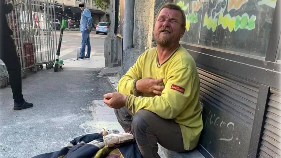 Povestea cerșetorului din București care știe cinci limbi străine: "Tatăl meu nu m-a dorit. Nici mama mea, dar Dumnezeu m-a vrut"